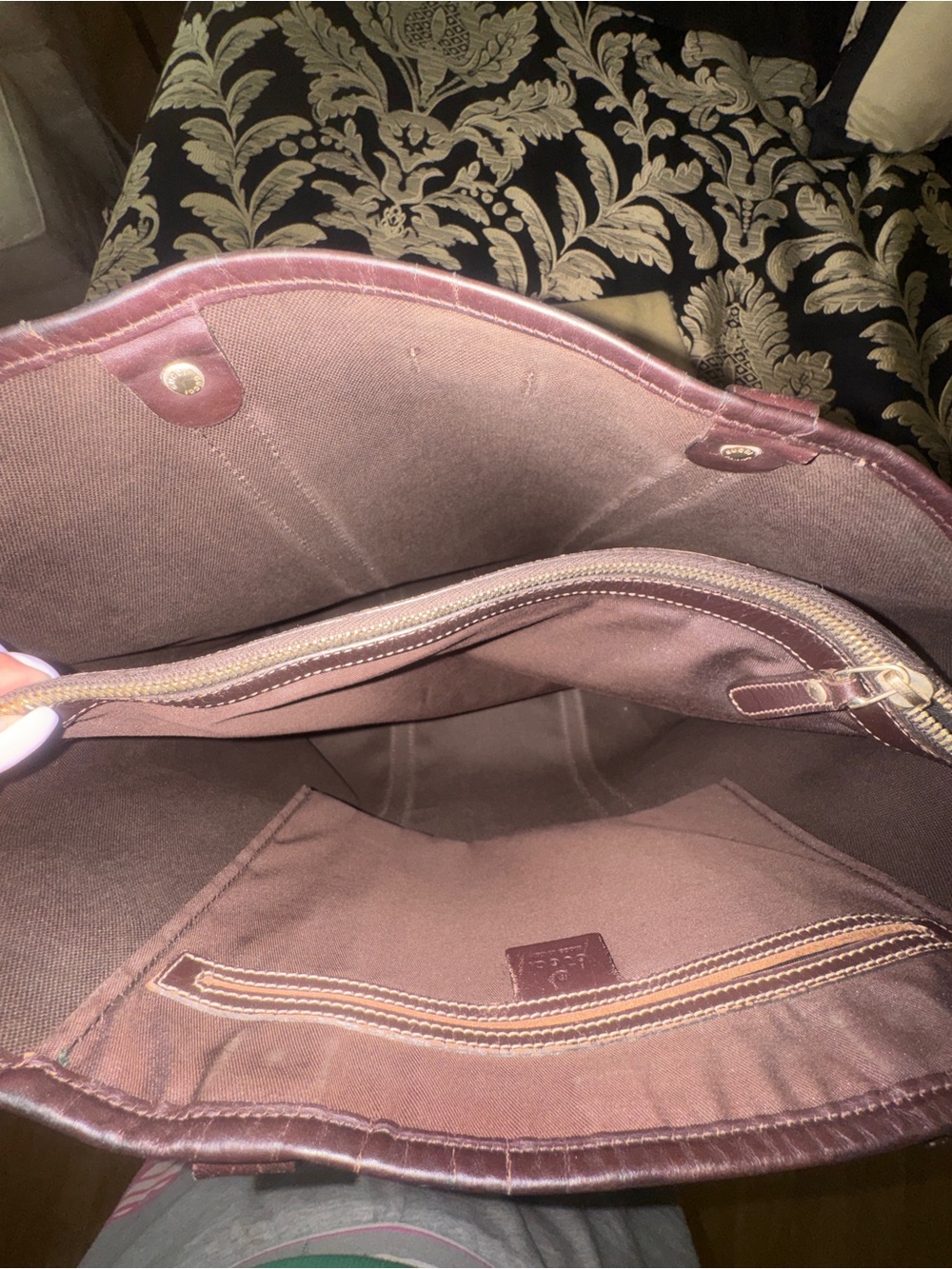 Gucci Beige GG Supreme Canvas Tote with Dark Brown Leather Handles - Picture 10 of 12